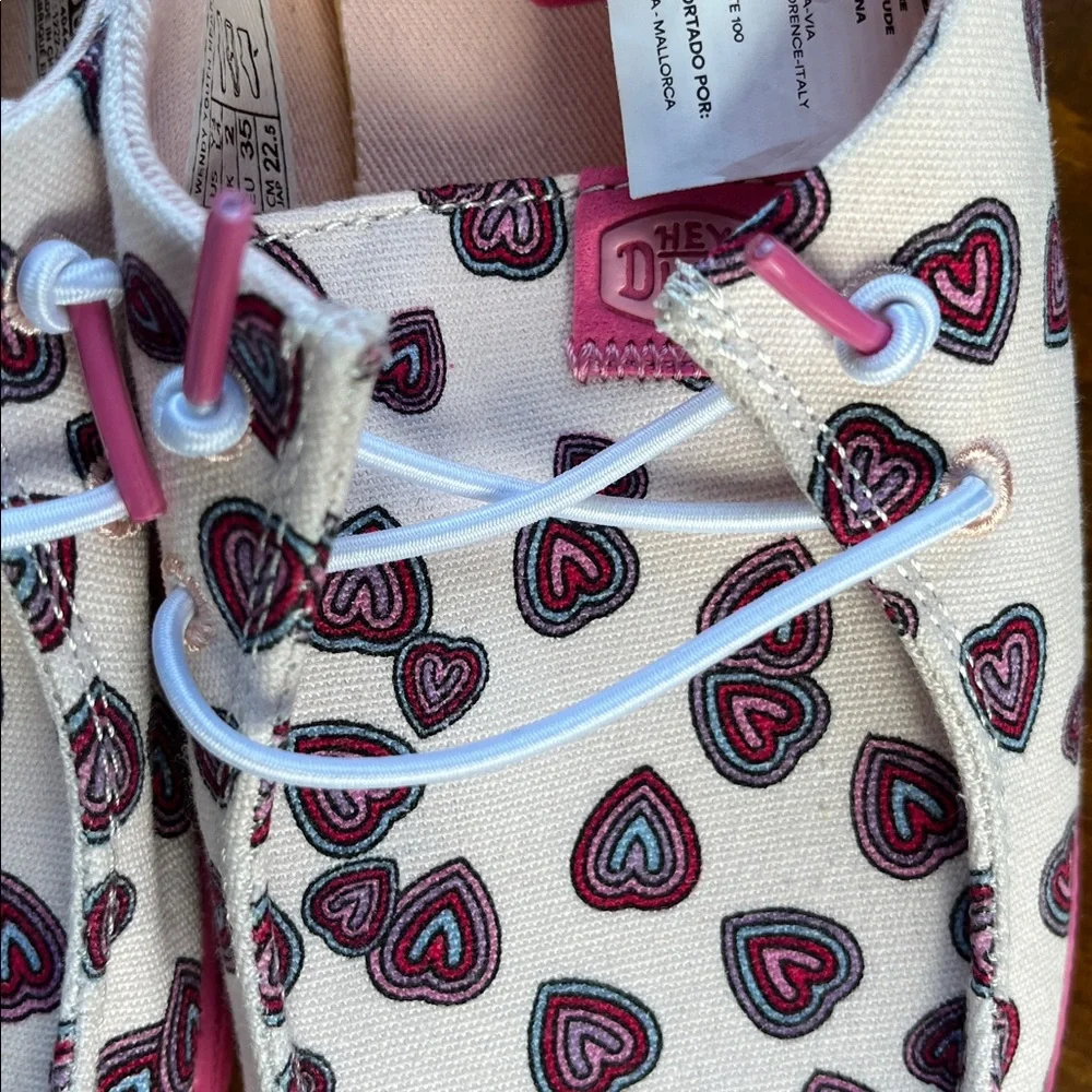 HEY DUDE WENDY YOUTH HEARTS PINK US Y3-L4